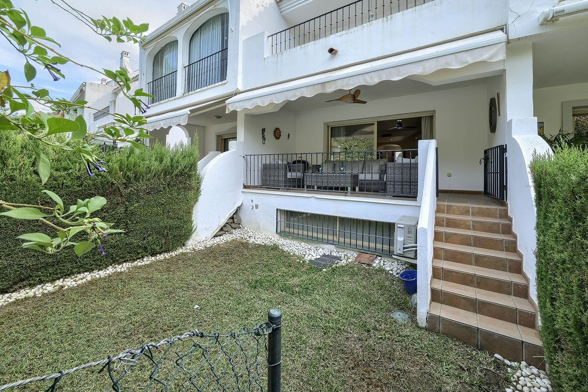 4 Bed Townhouse in Nueva Andalucía