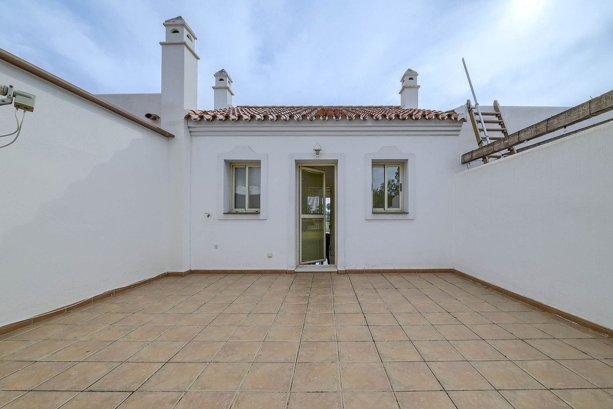 4 Bed Townhouse in Nueva Andalucía