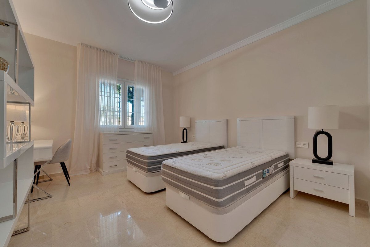 3 Bed Middle Floor Apartment in Atalaya