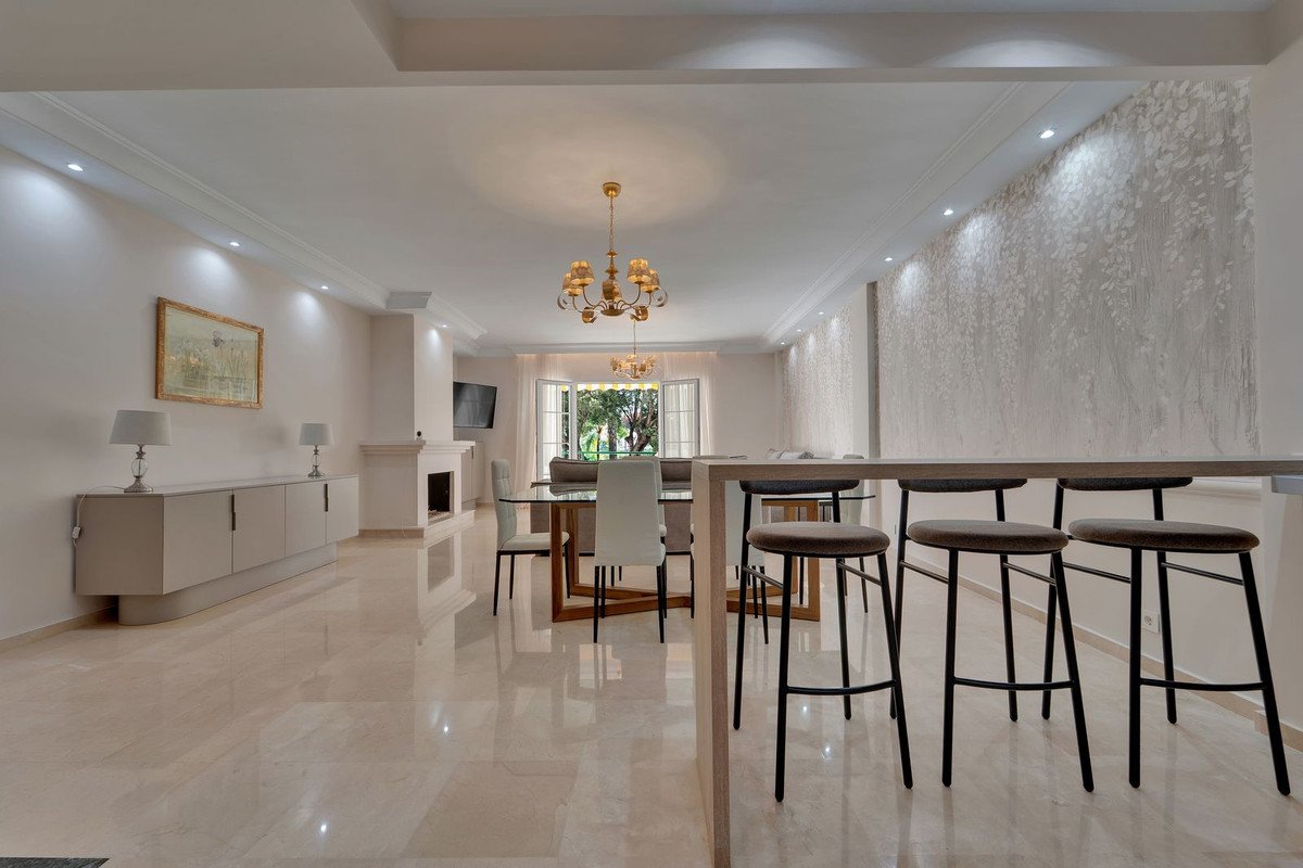 3 Bed Middle Floor Apartment in Atalaya
