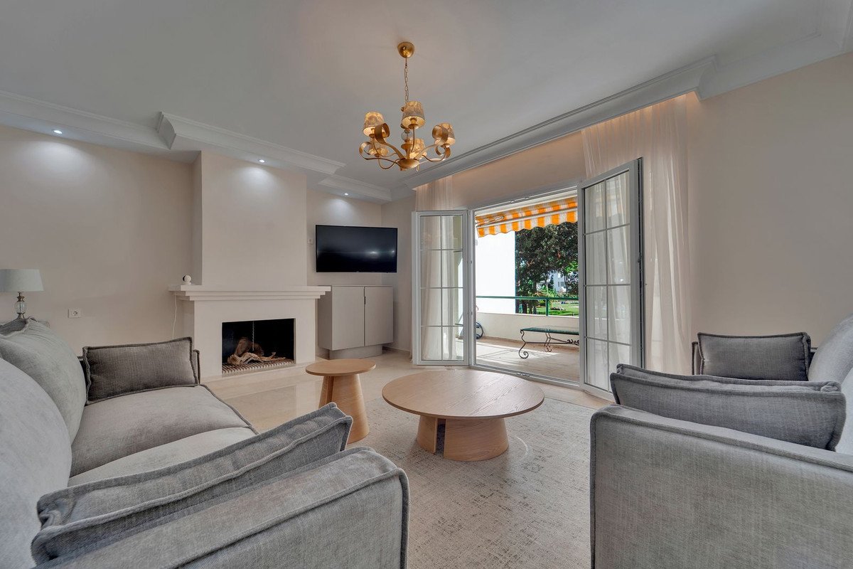 3 Bed Middle Floor Apartment in Atalaya