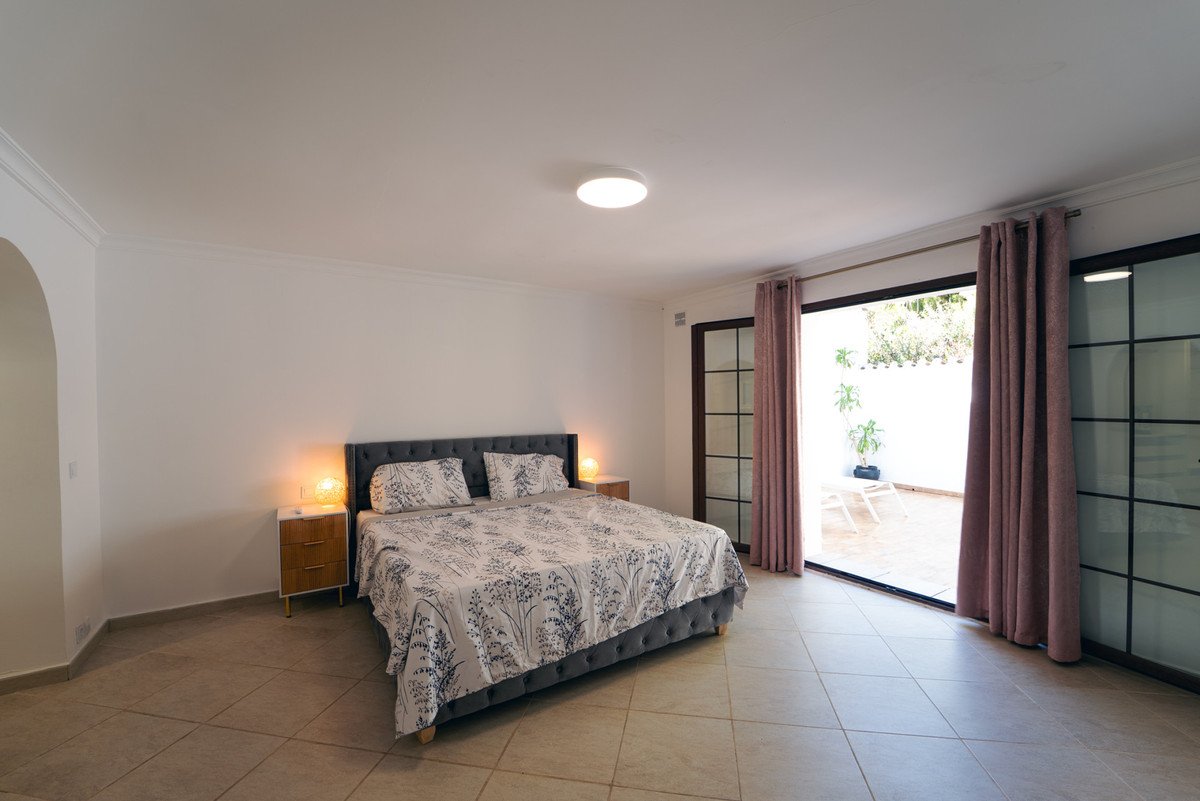 8 Bed Detached Villa in Marbesa