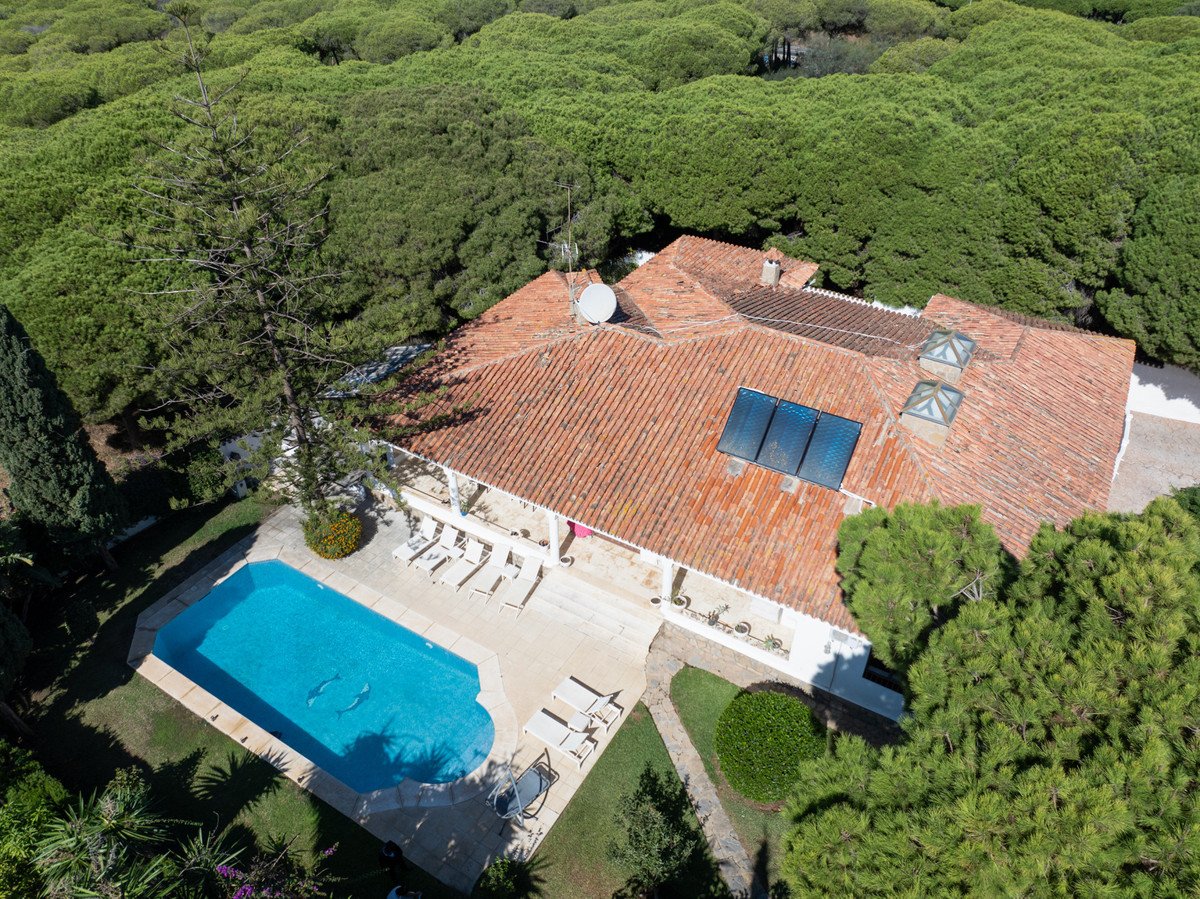 8 Bed Detached Villa in Marbesa