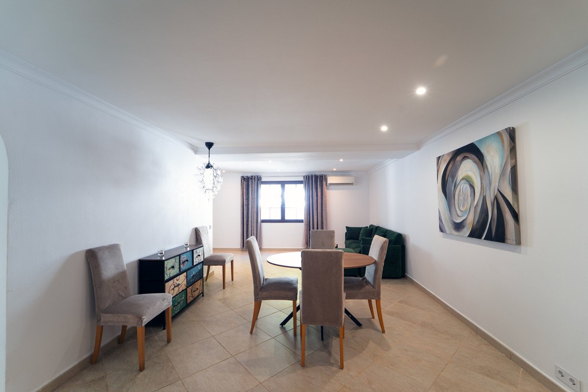 8 Bed Detached Villa in Marbesa