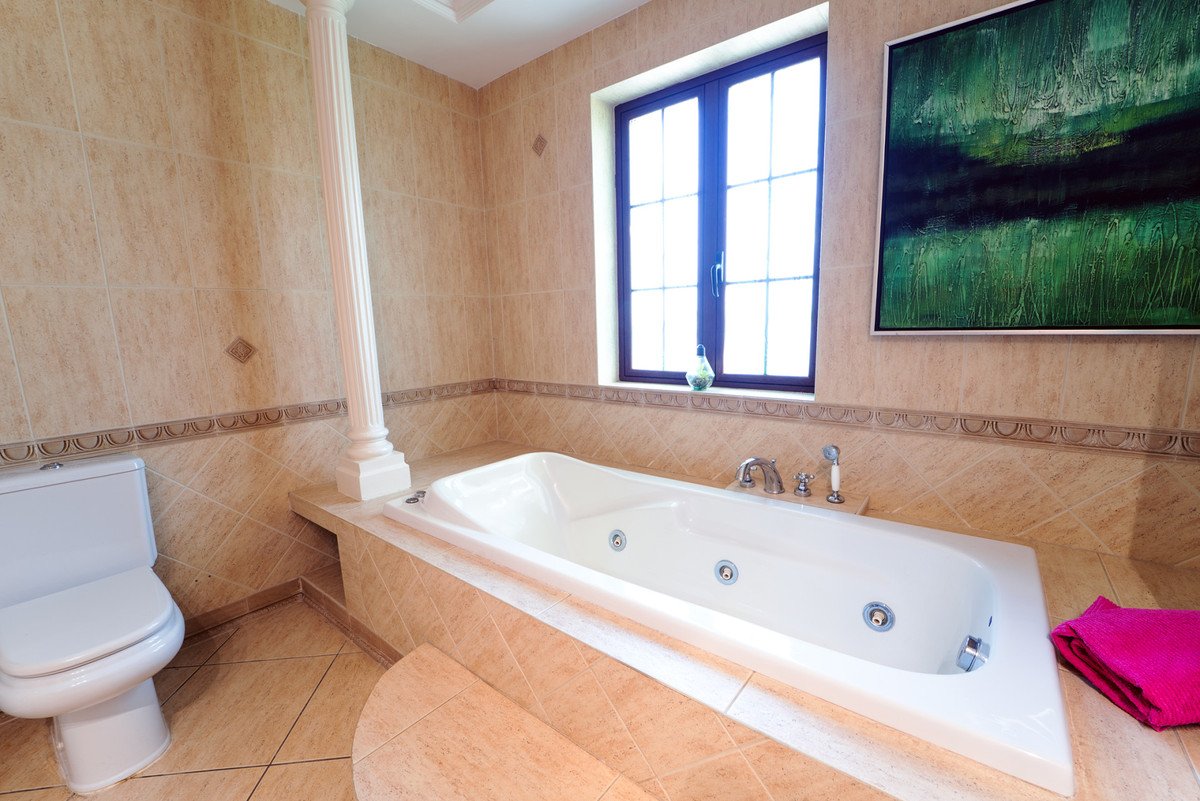 8 Bed Detached Villa in Marbesa