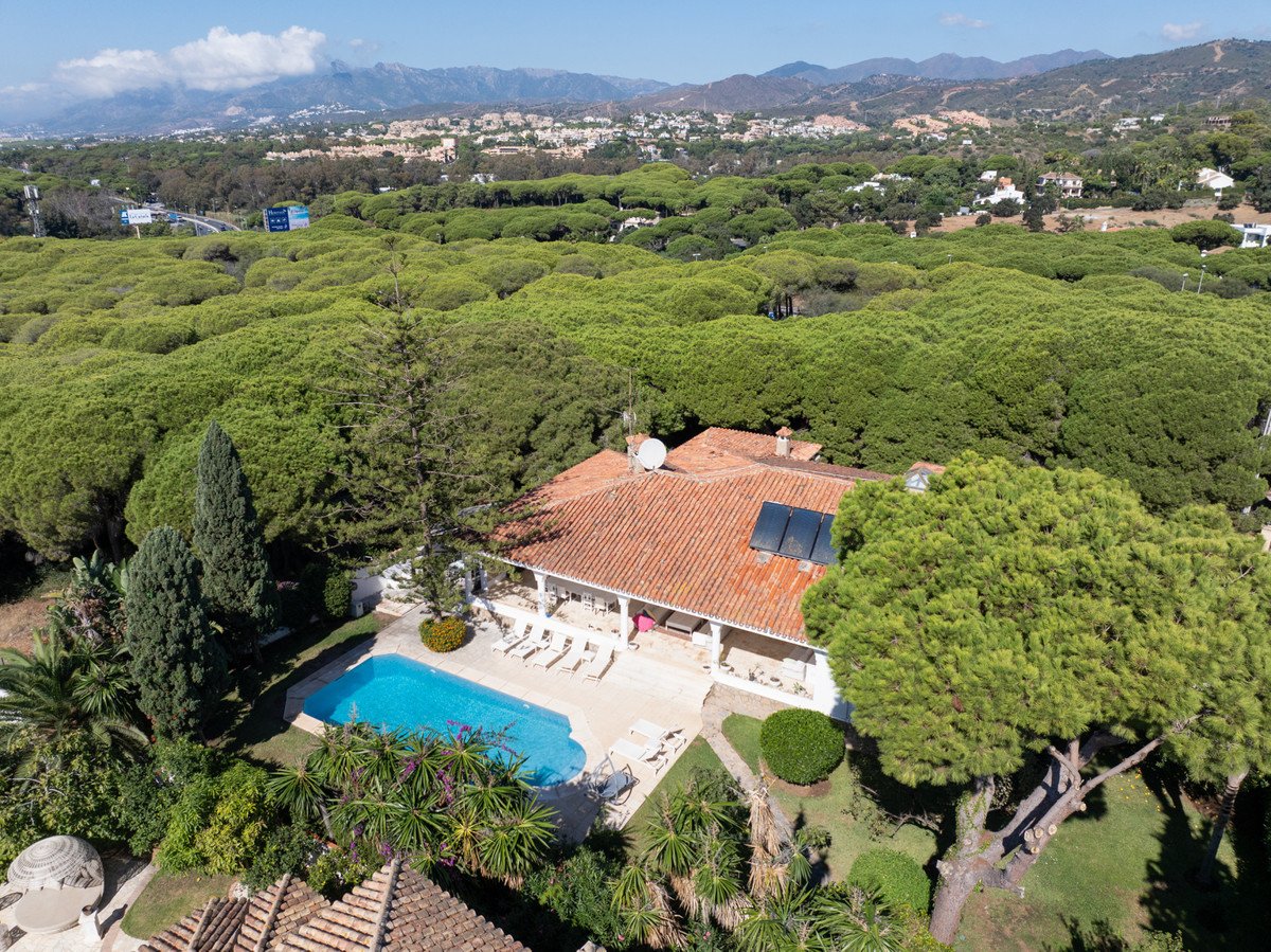 8 Bed Detached Villa in Marbesa