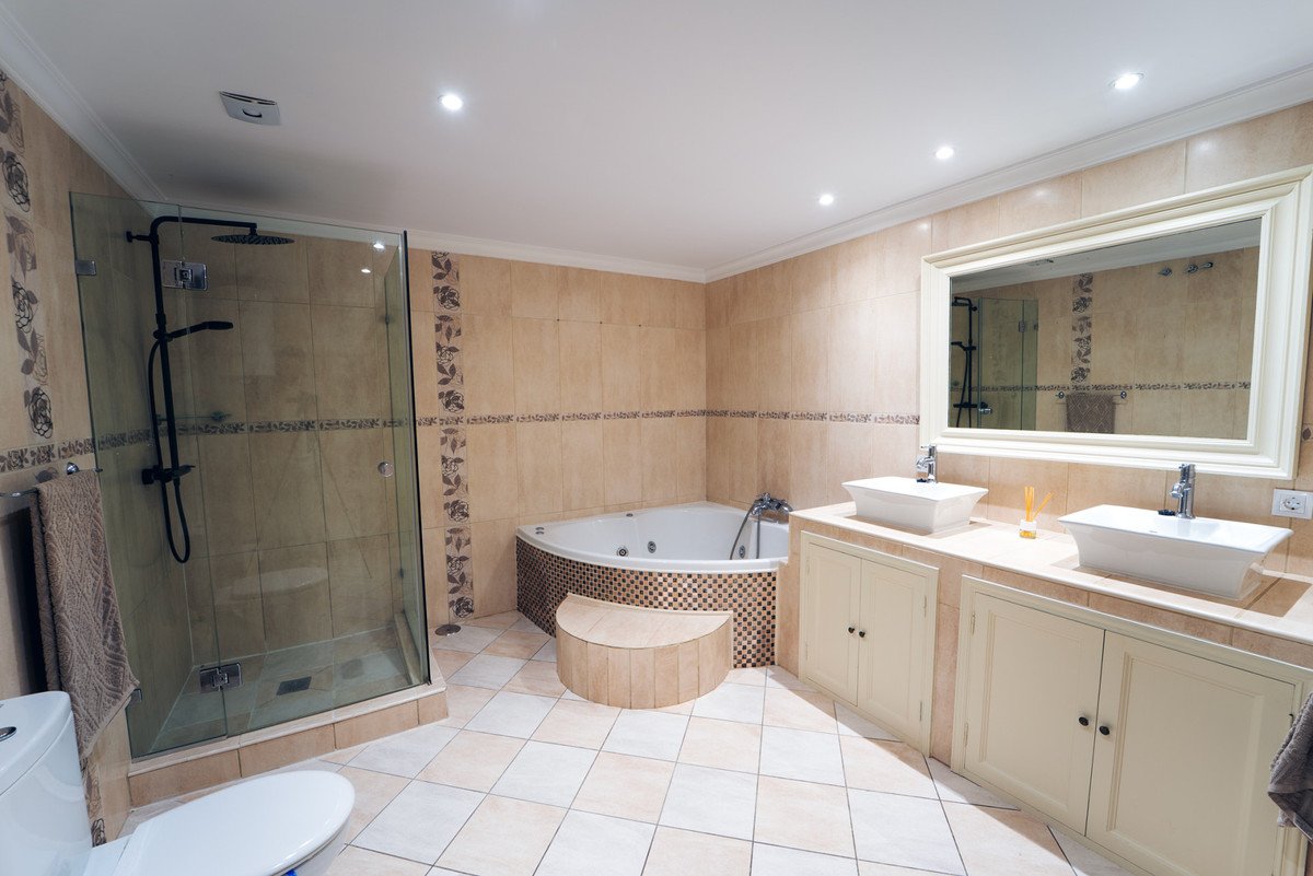 8 Bed Detached Villa in Marbesa