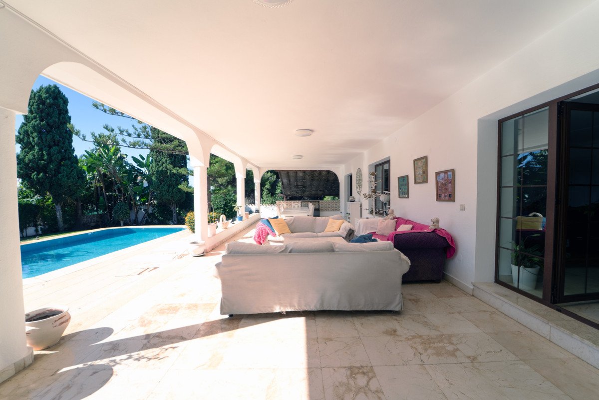 8 Bed Detached Villa in Marbesa