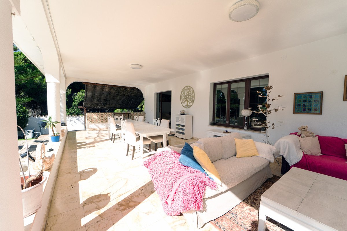 8 Bed Detached Villa in Marbesa
