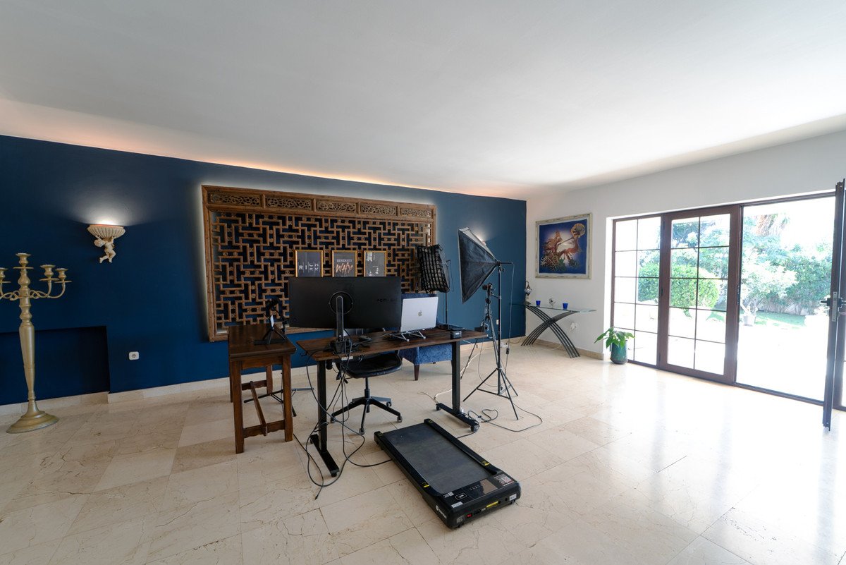 8 Bed Detached Villa in Marbesa