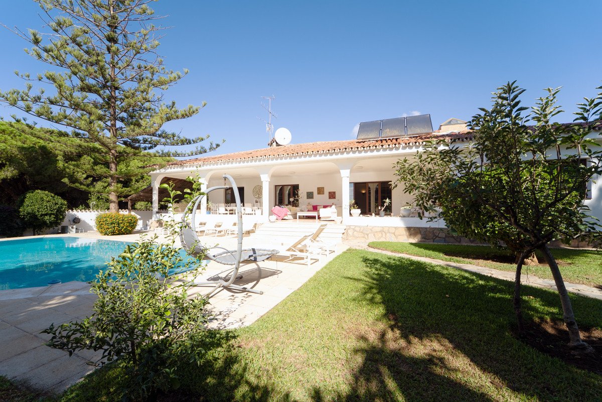 8 Bed Detached Villa in Marbesa