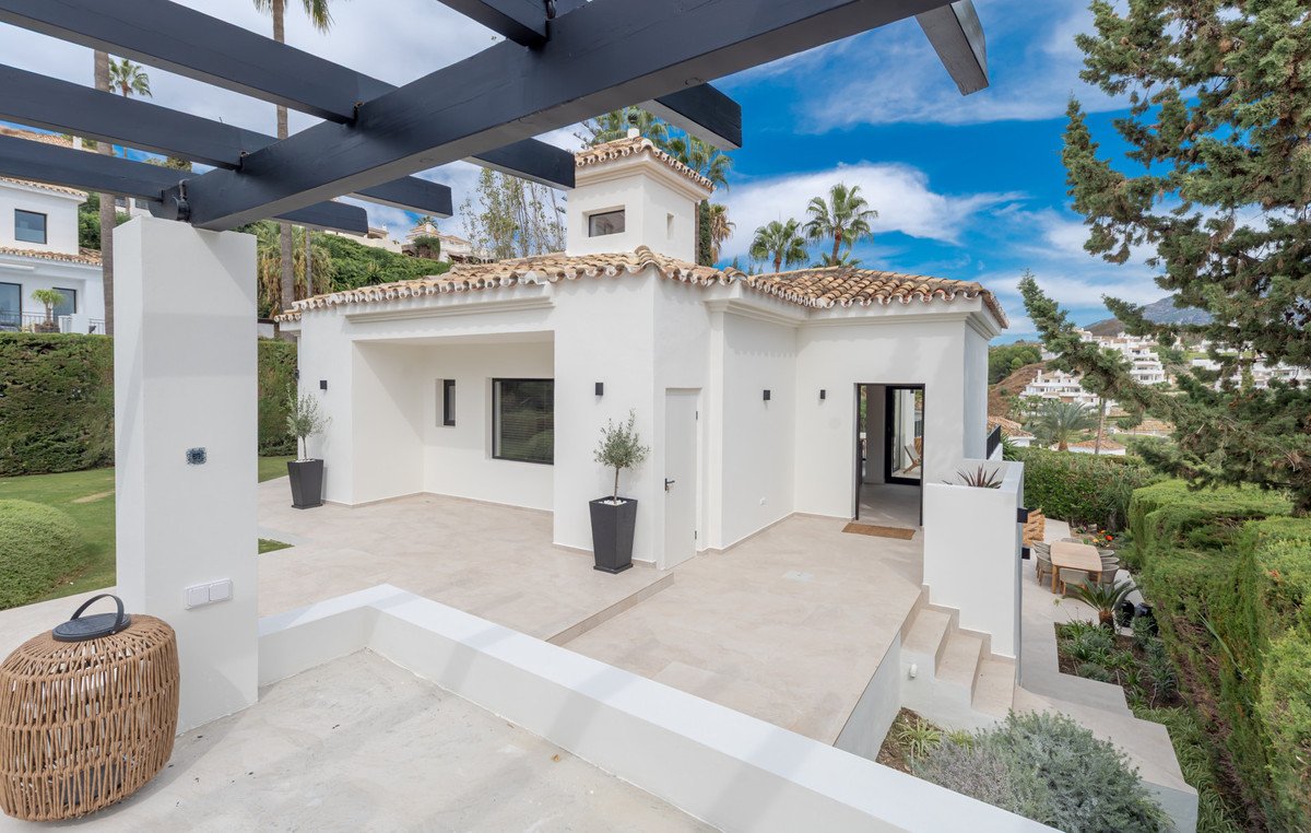 4 Bed Detached Villa in Nueva Andalucía