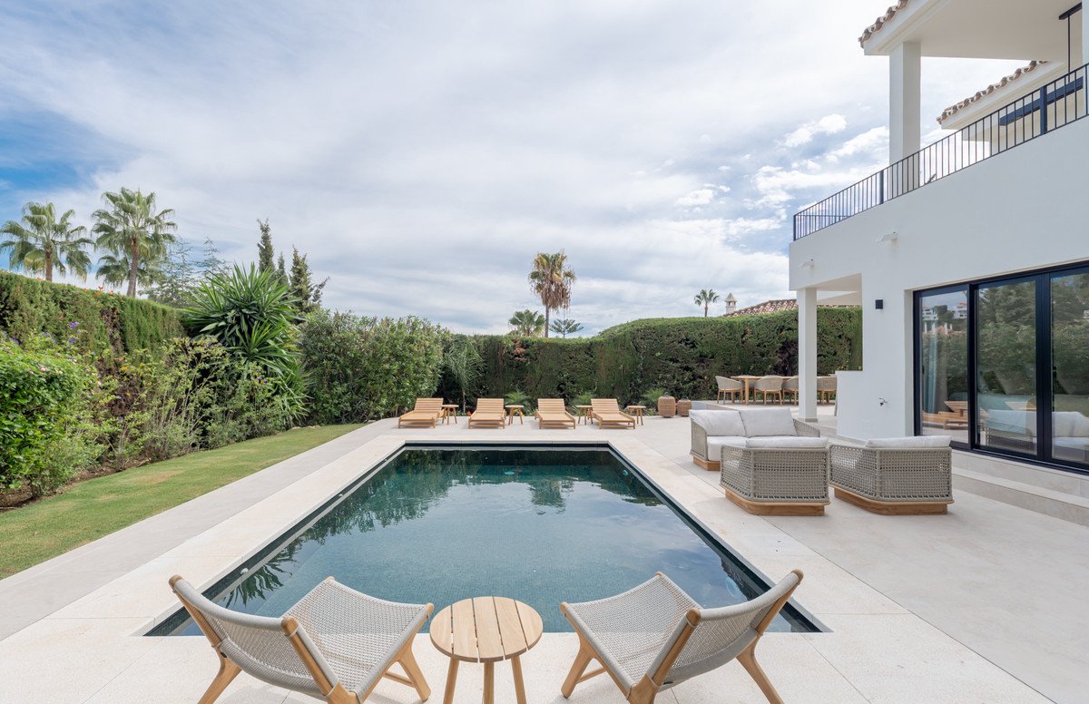 4 Bed Detached Villa in Nueva Andalucía