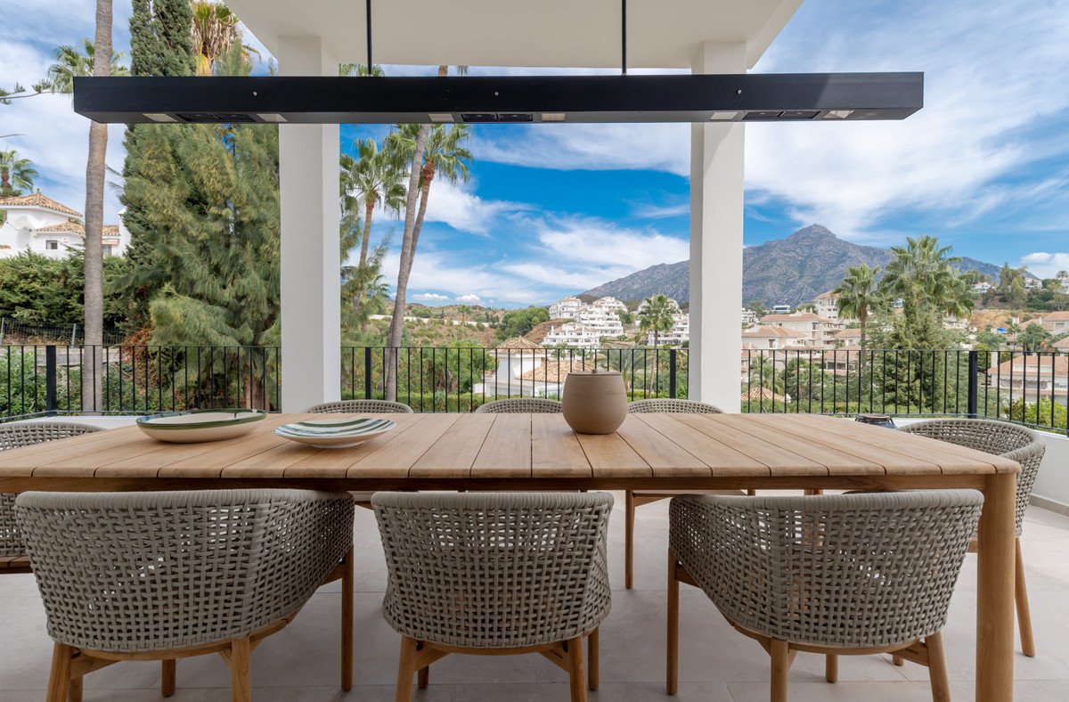 4 Bed Detached Villa in Nueva Andalucía