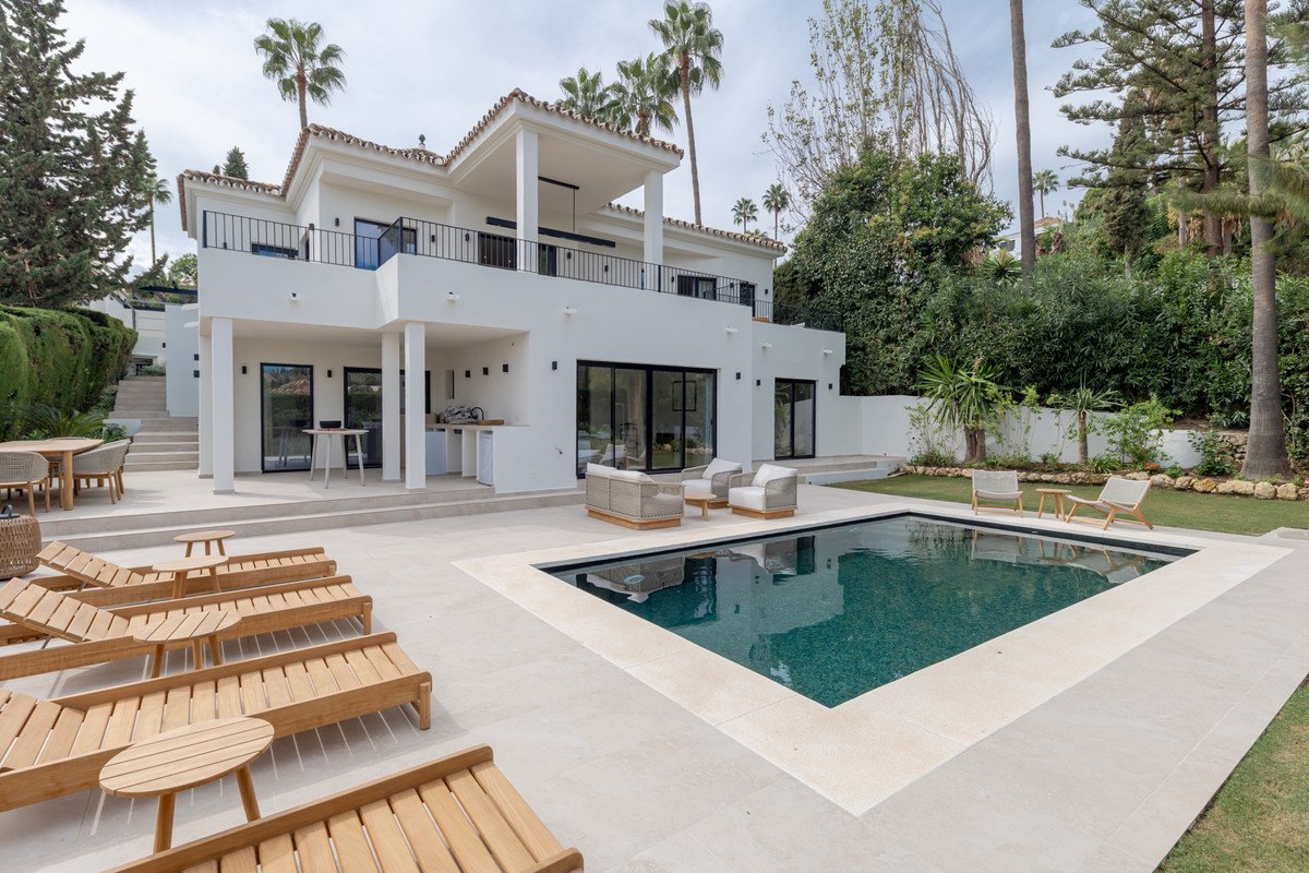 4 Bed Detached Villa in Nueva Andalucía