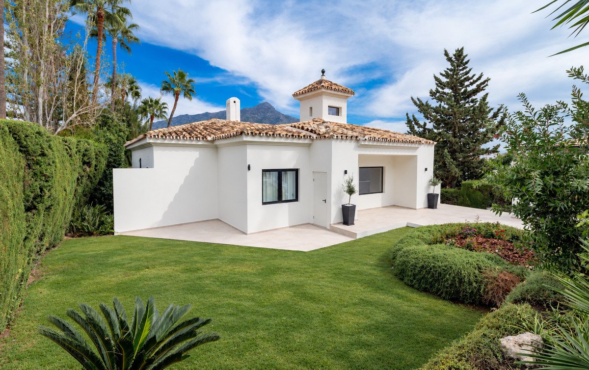 4 Bed Detached Villa in Nueva Andalucía
