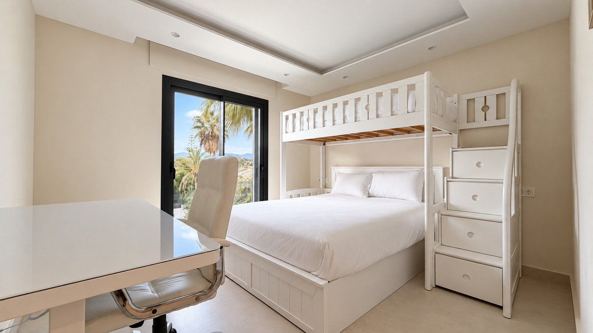 6 Bed Detached Villa in Guadalmina Baja