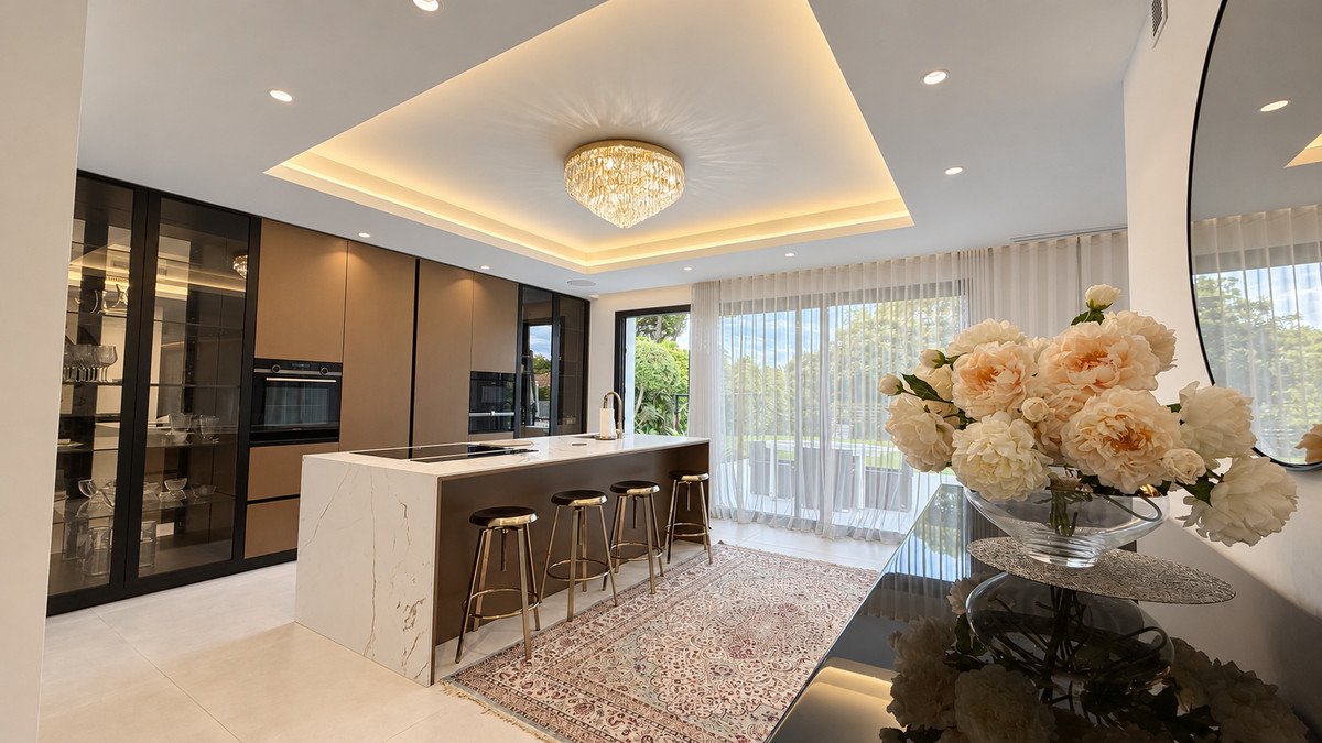 6 Bed Detached Villa in Guadalmina Baja