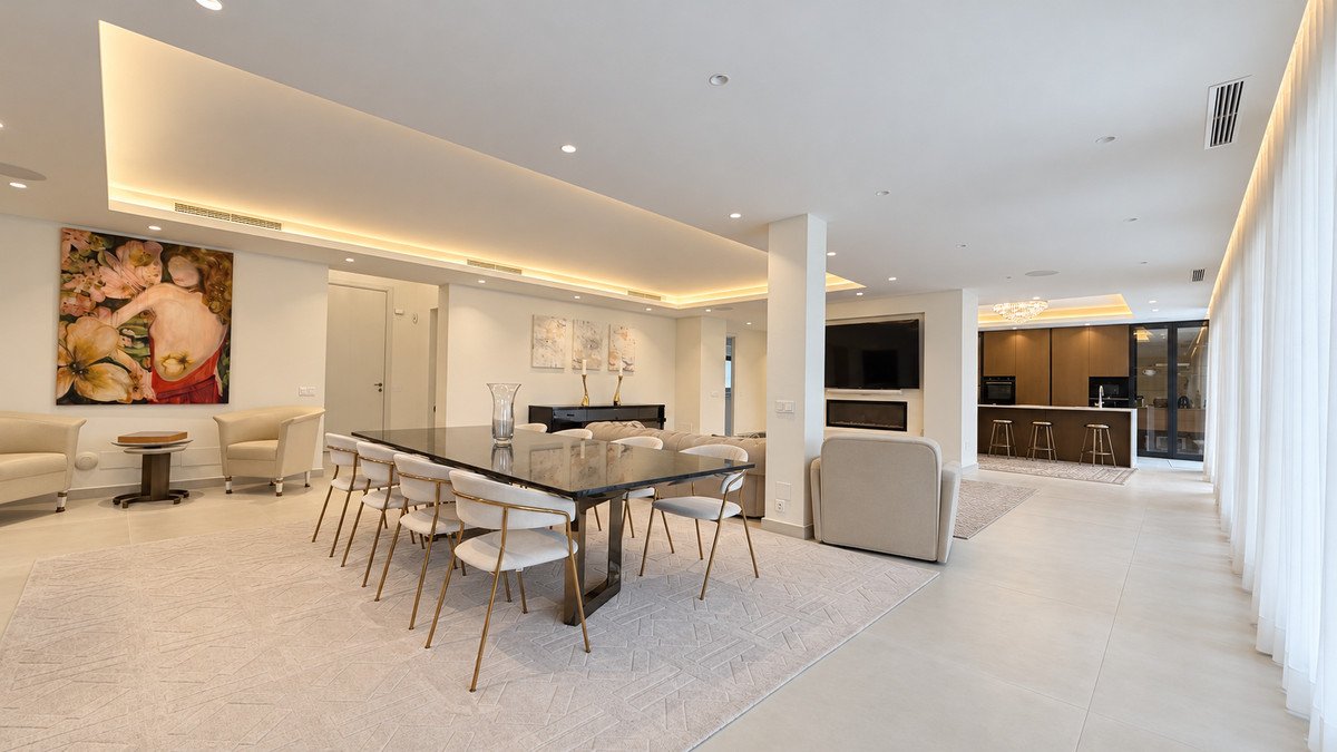 6 Bed Detached Villa in Guadalmina Baja