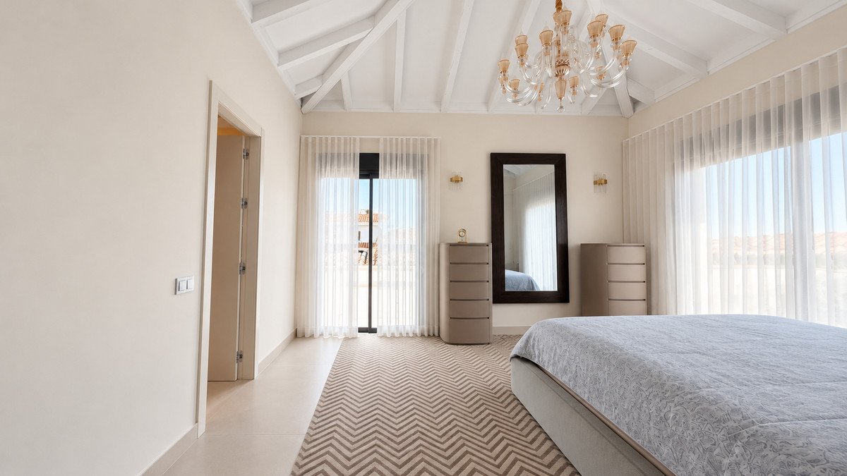 6 Bed Detached Villa in Guadalmina Baja