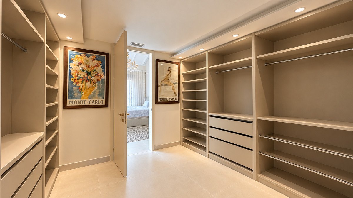 6 Bed Detached Villa in Guadalmina Baja