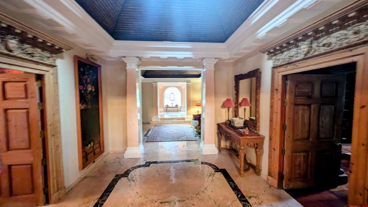16 Bed Detached Villa in Sotogrande