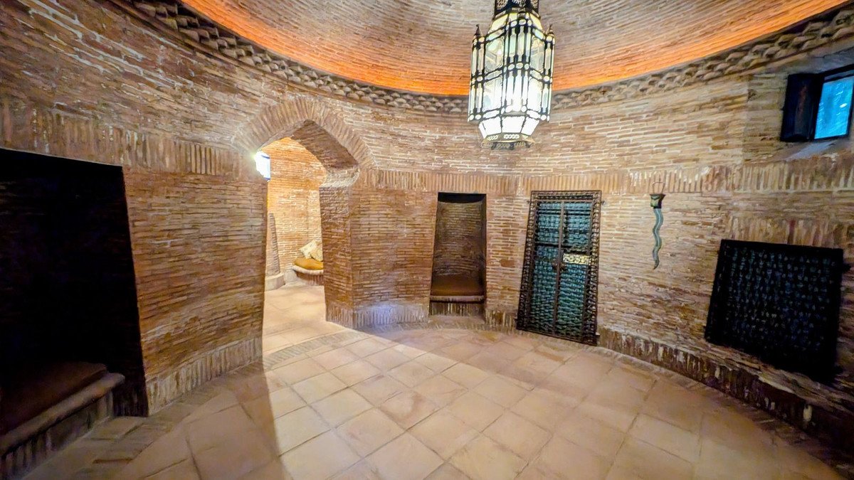16 Bed Detached Villa in Sotogrande