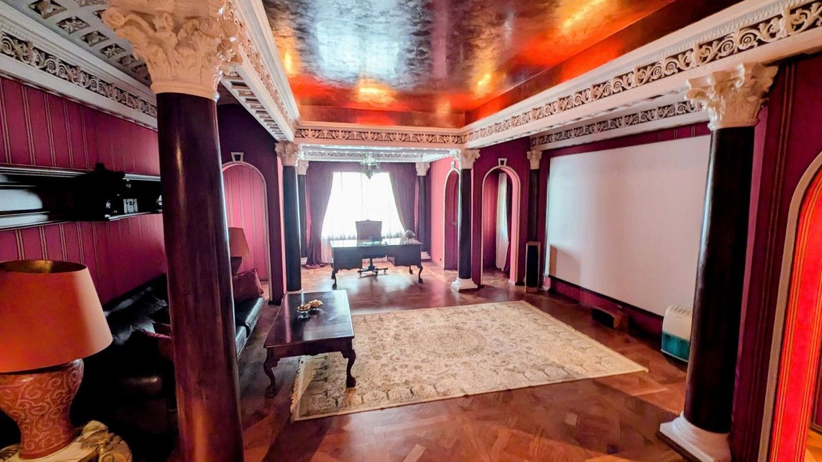 16 Bed Detached Villa in Sotogrande