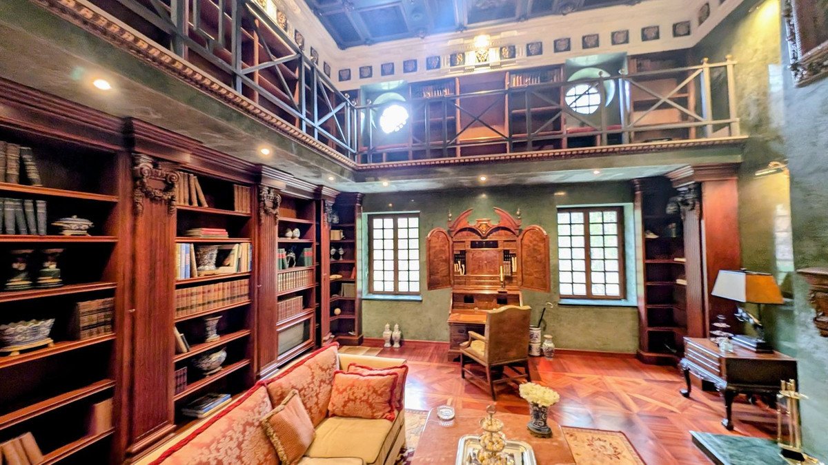 16 Bed Detached Villa in Sotogrande