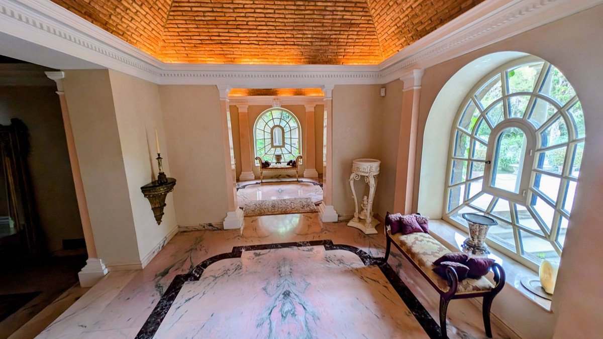 16 Bed Detached Villa in Sotogrande