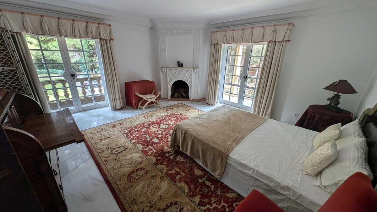 16 Bed Detached Villa in Sotogrande