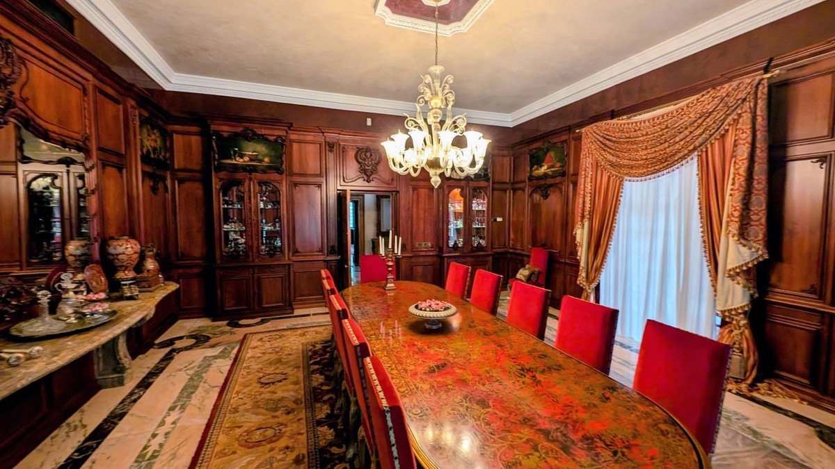 16 Bed Detached Villa in Sotogrande