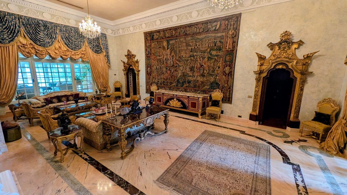 16 Bed Detached Villa in Sotogrande