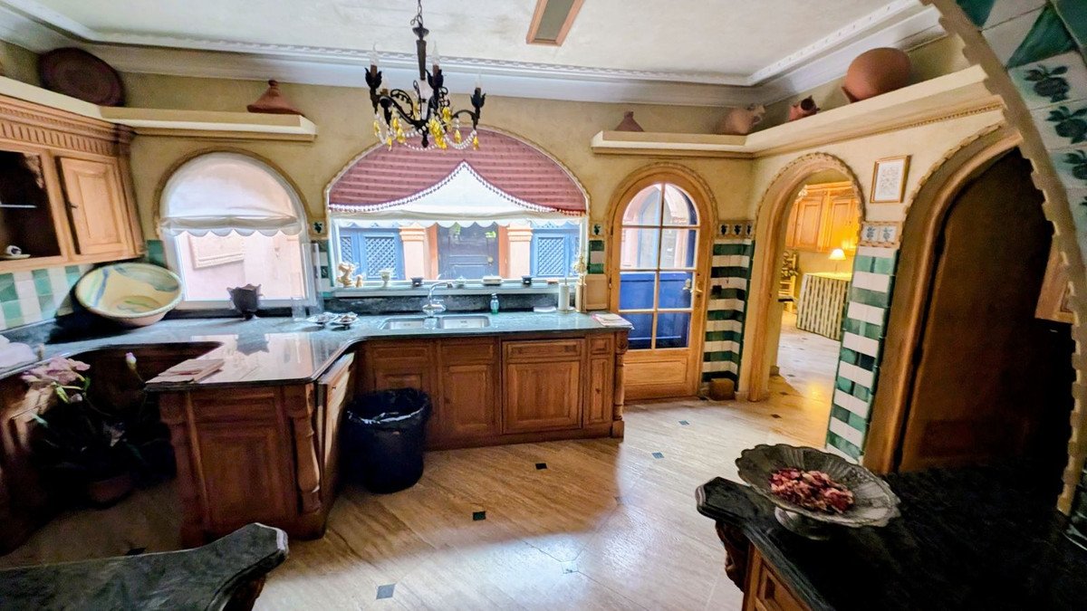 16 Bed Detached Villa in Sotogrande