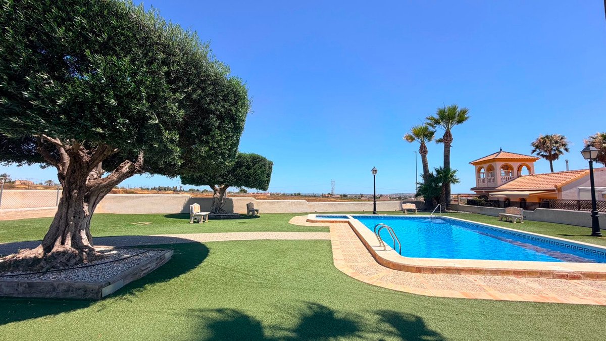 2 Bed Semi-Detached House in Los Montesinos