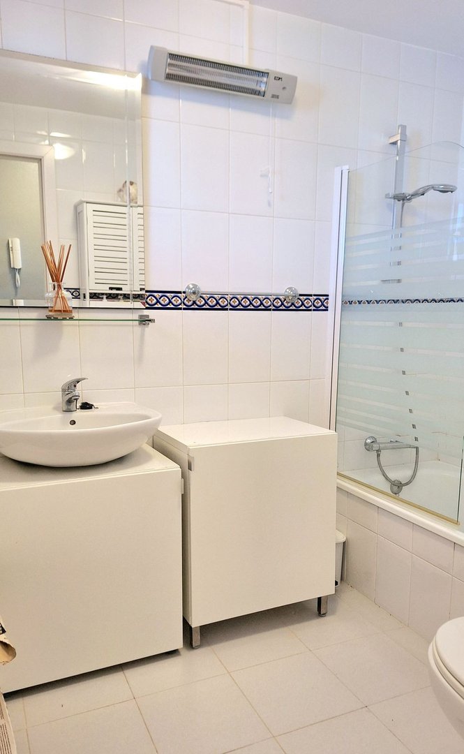 2 Bed Middle Floor Apartment in Casares Playa