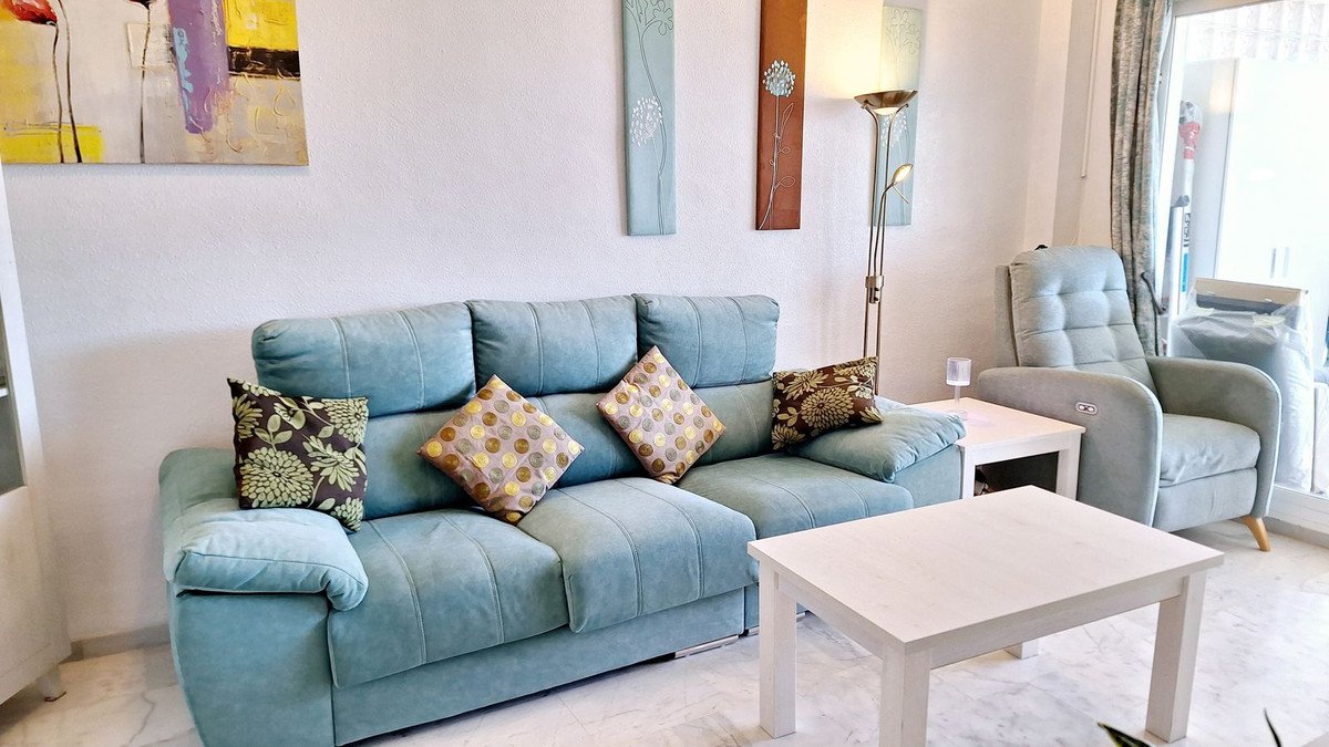 2 Bed Middle Floor Apartment in Casares Playa