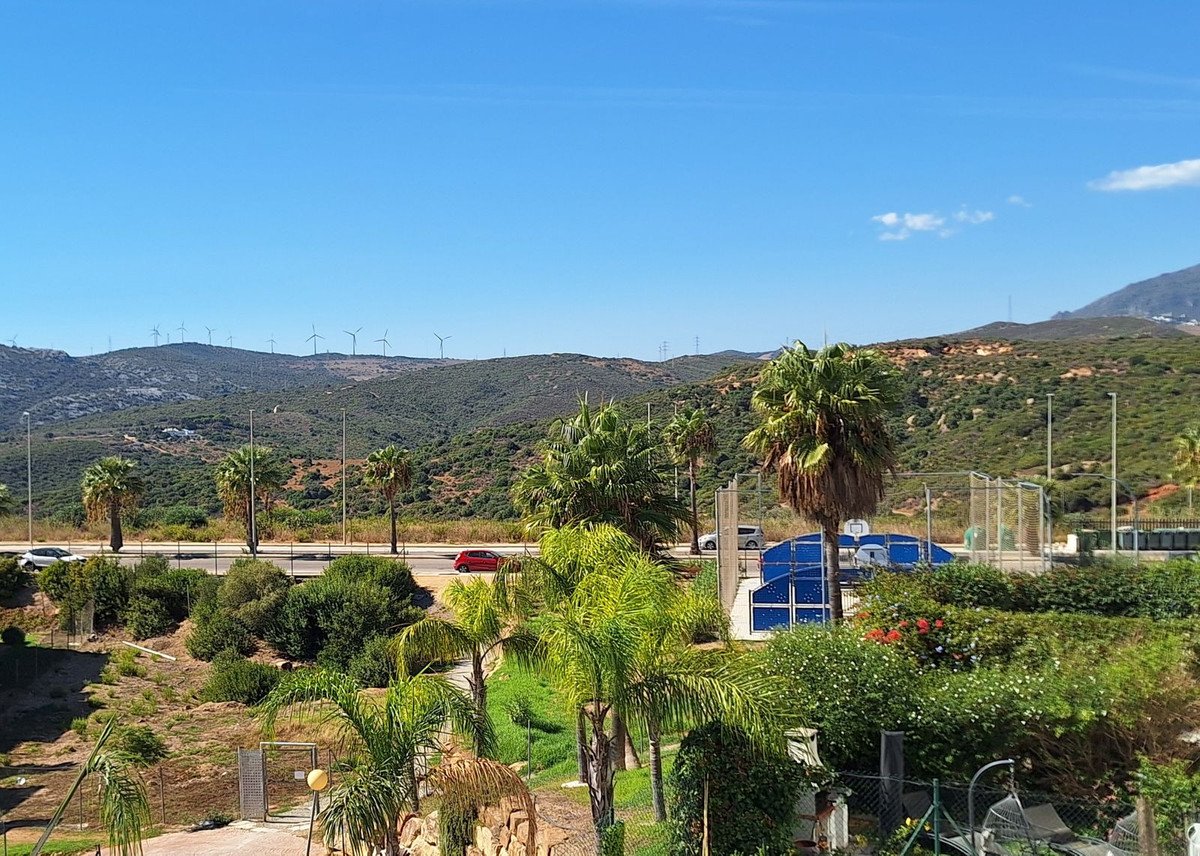 2 Bed Middle Floor Apartment in Casares Playa