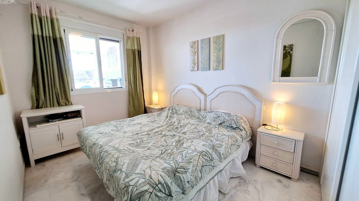 2 Bed Middle Floor Apartment in Casares Playa