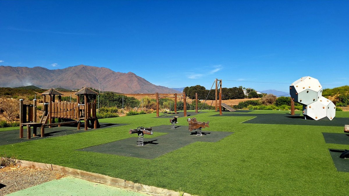 2 Bed Middle Floor Apartment in Casares Playa