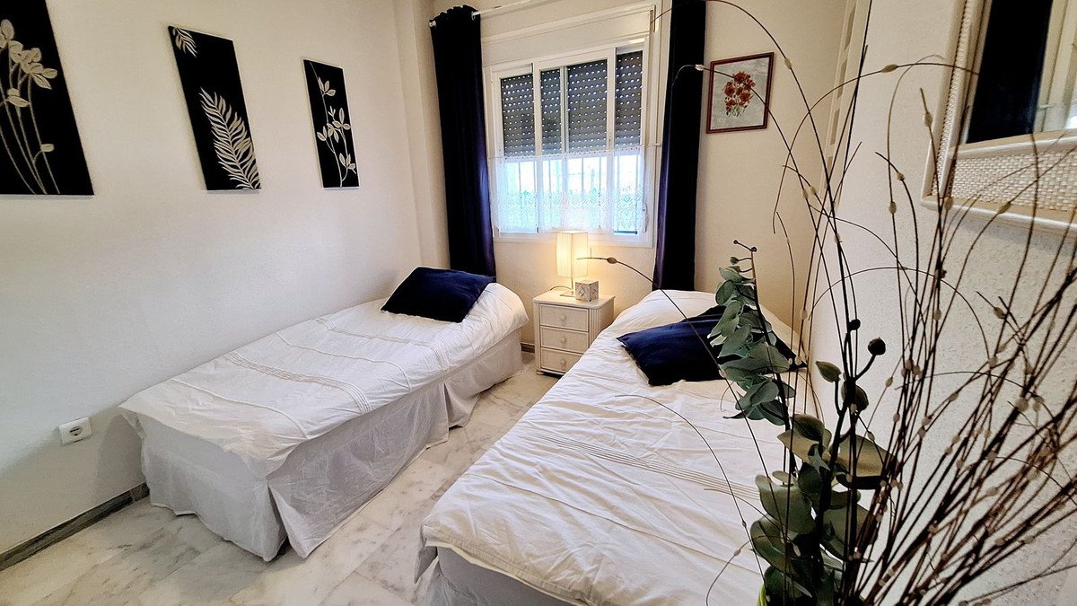 2 Bed Middle Floor Apartment in Casares Playa