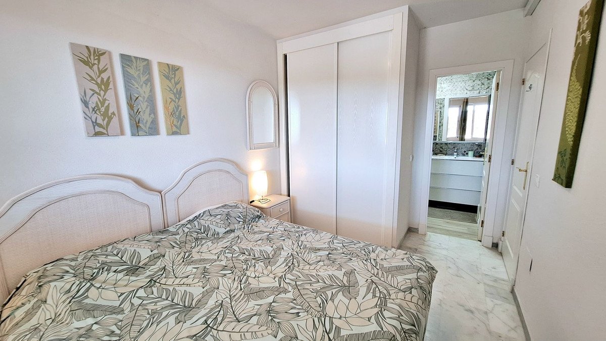 2 Bed Middle Floor Apartment in Casares Playa