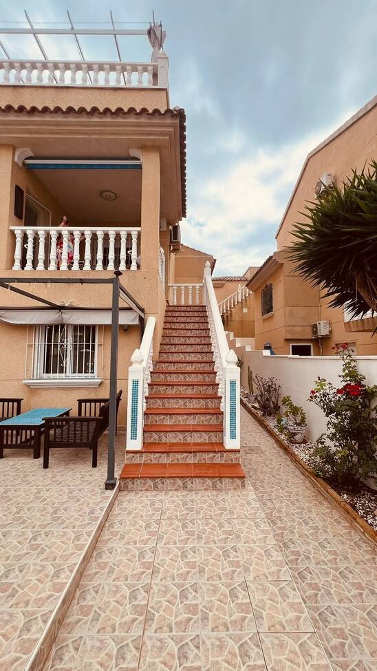 3 Bed Detached Villa in Villamartin