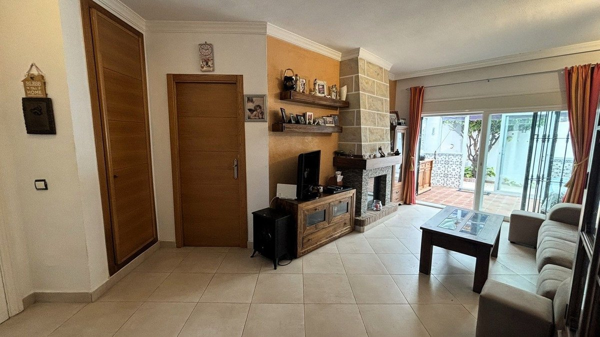 2 Bed Ground Floor Apartment in Calahonda