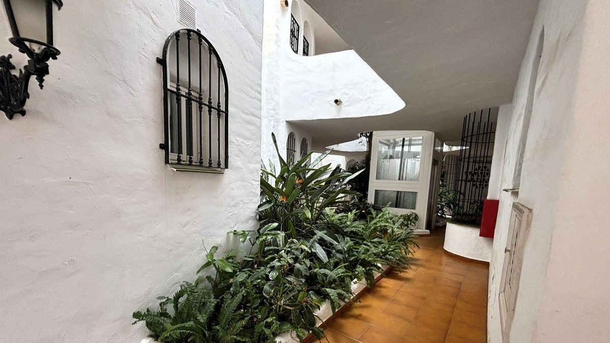 2 Bed Ground Floor Apartment in Calahonda