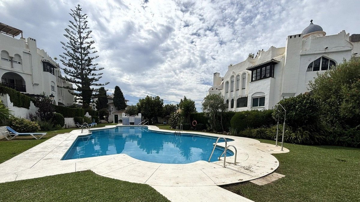 2 Bed Ground Floor Apartment in Calahonda