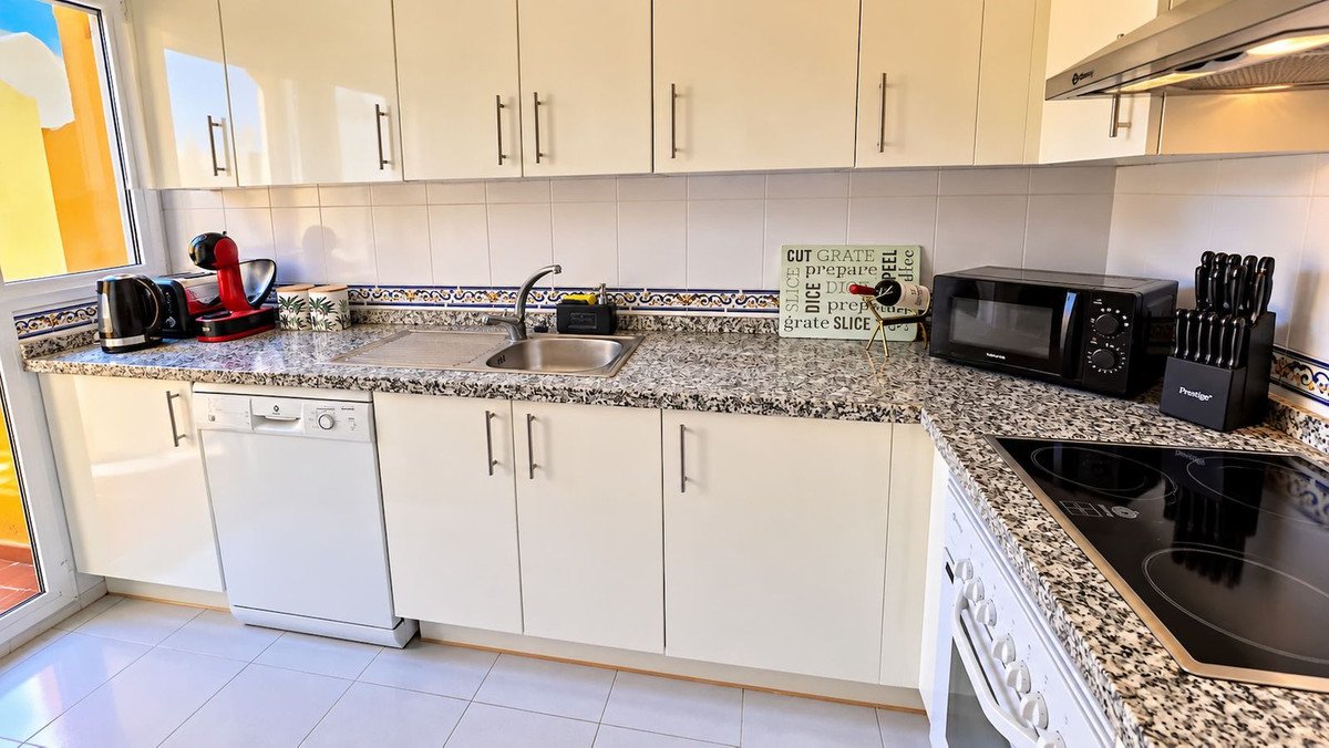 2 Bed Penthouse in La Duquesa