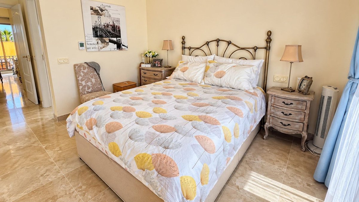 2 Bed Penthouse in La Duquesa