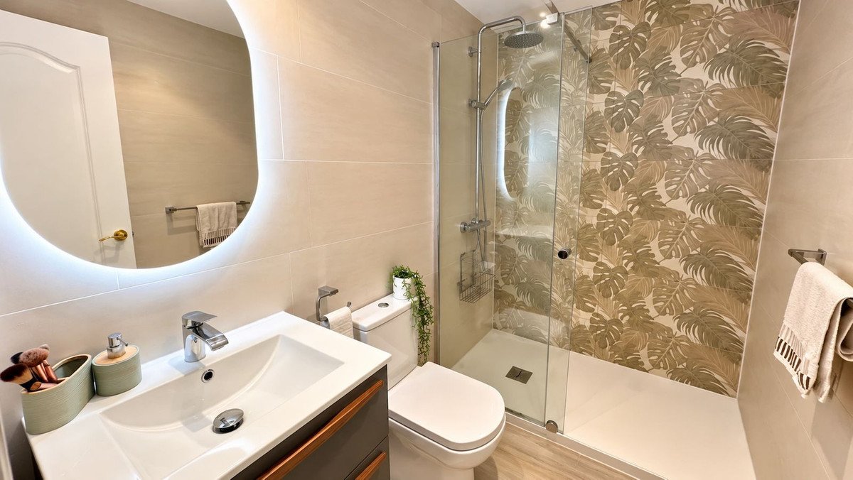 2 Bed Penthouse in La Duquesa