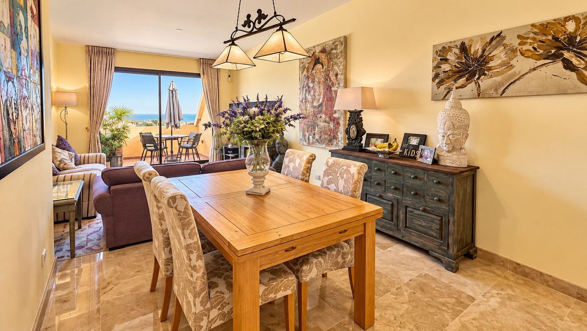 2 Bed Penthouse in La Duquesa